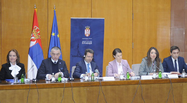 Амандмани остају