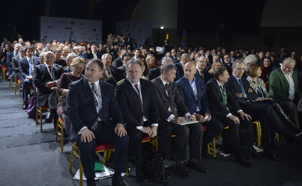 Веће пензије и плате од јесени