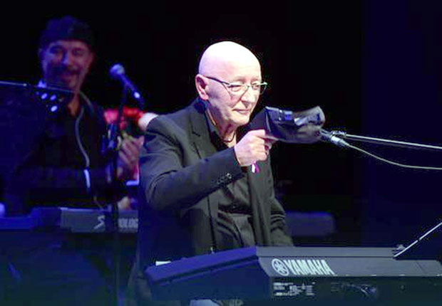 УГОЈИО СЕ И ИГРА ТЕНИС: Оливер Драгојевић се опоравља у Велој Луци