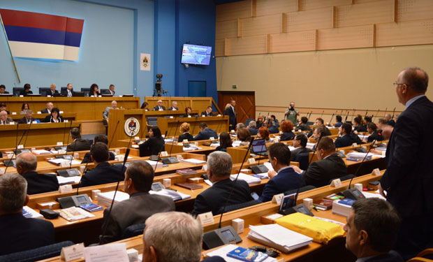 Власт Српске неће да прозива своје