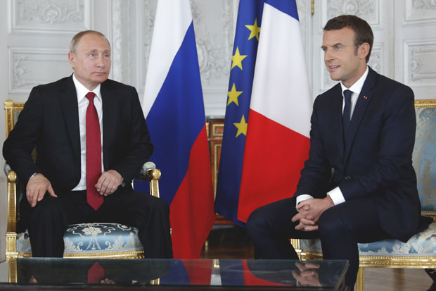 МАКРОН ТРАЖИ ОД ПУТИНА: Осигурајте да Сирија прихвати предлог УН о прекиду ватре 