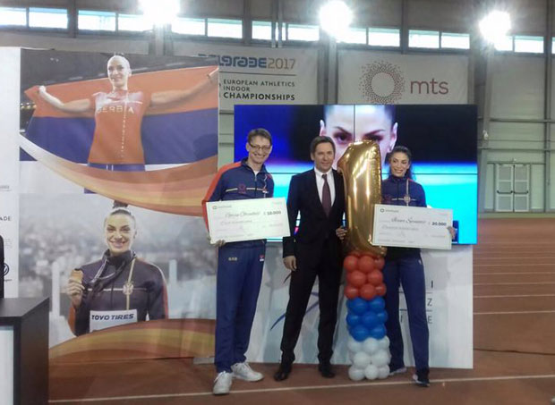 СЈАЈАН ДОЧЕК ЗА ИВАНУ: Шпановићевој овације у Атлетској дворани