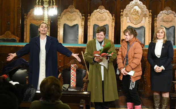 Мајки и ћерки од Милунке 100.000 динара