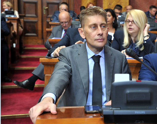 ШПИЈУНКА: Части даме