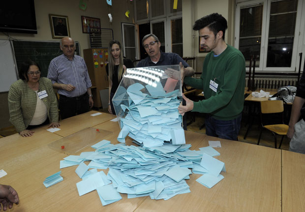 Мање гласова него потписа