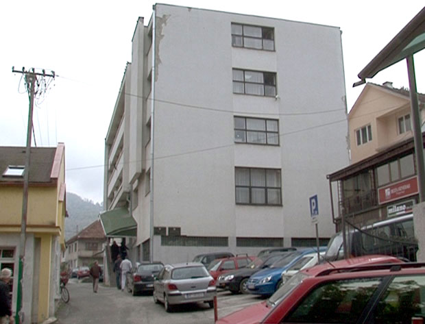 НЕСВАКИДАШЊИ ВАТРЕНИ ОКРШАЈ: Нема свађе и рафала, без сестрића и ујака