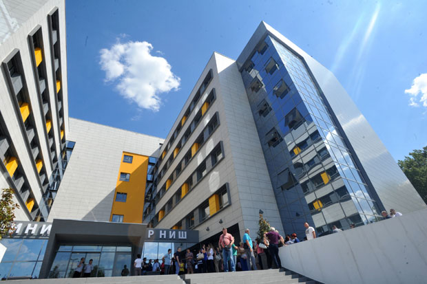 МОРБИЛЕ У НИШУ: Мајка боље, беба у опасности