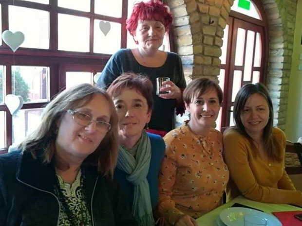 Даме постале стуб Србобрана 