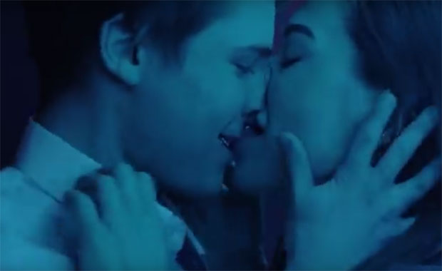 ОВО ЈЕ ПРЕДИЗБОРНА КАМПАЊА: У Русији сексом позивају грађене на изборе (ВИДЕО)