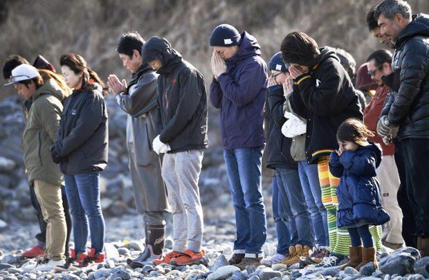 ГОДИШЊИЦА КАТРОФЕ У ФУКУШИМИ: Сећање на 18.000 људи страдалих у цунамију и хаварије у нуклеарки (ФОТО)