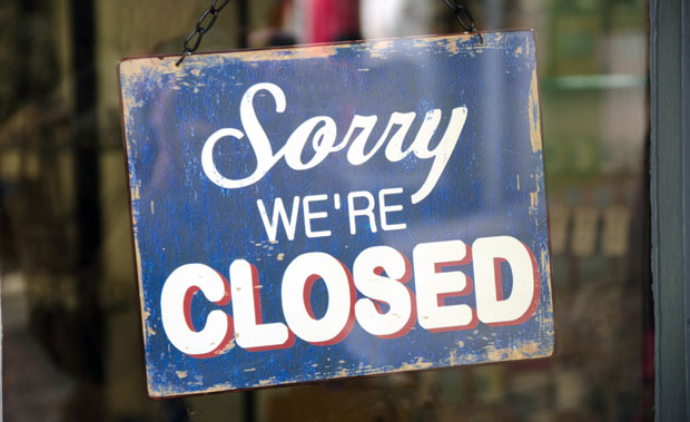 Кренуо нови закон о забрани отварања радњи недељом