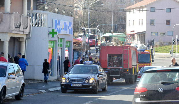 УГАШЕН ПОЖАР: Горео кров на објекту на Лабудовом брду 