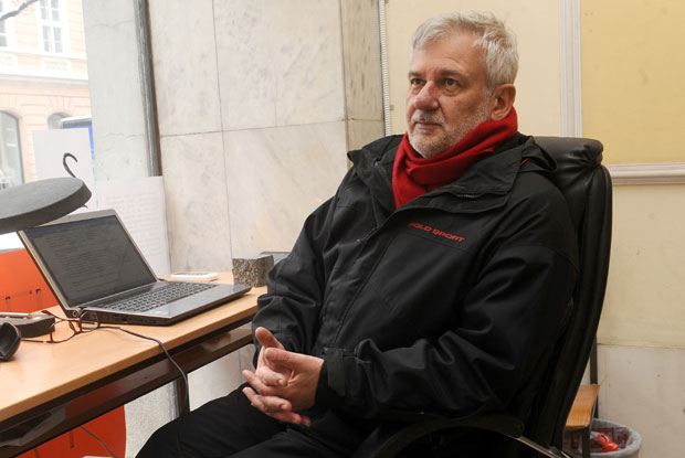 КВОРУМ КОЧИ УНИВЕРЗИТЕТ: Тек после штрајка глађу Душан Глишовић изабран за редовног професора филолошког факултета