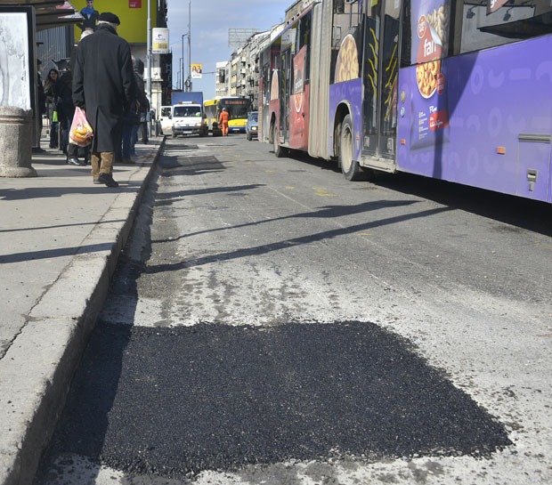 Почињу санације коловоза