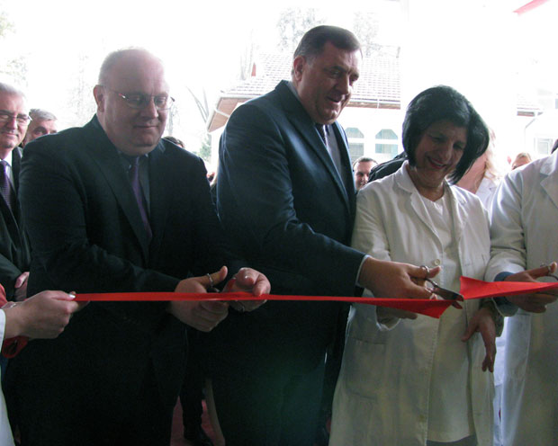 Отварање клинике завадило странке