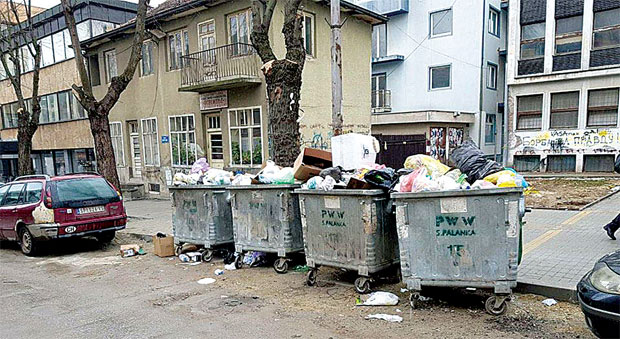 Смеће затрпало Паланку