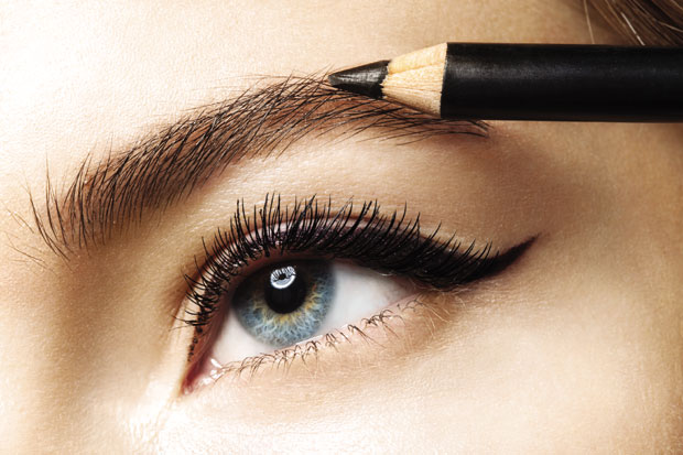 Како да нагласите обрве