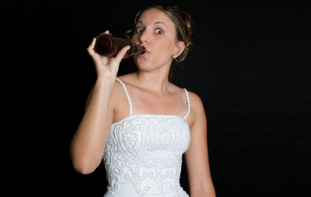 Млада се напила, па није стигла на сопствено венчање