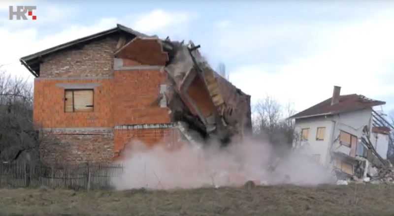 ПОПЛАВЕ У ХРВАТСКОЈ: Објављен снимак кућа уништених у одрону у Хрватској (ВИДЕО)