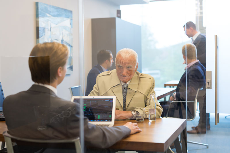 Минуси одолевају појефтињењу