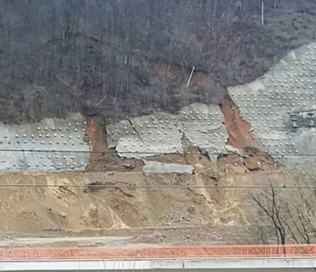 Обрушио се потпорни зид на Коридору 10