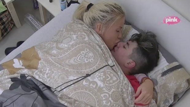 Сања изашла из ормана