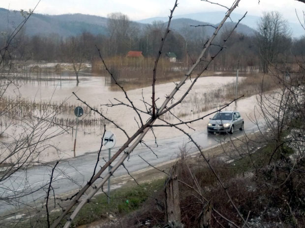 НОВЕ ПОПЛАВЕ: После четири дана мировања Јужна Морава код Крушевца опет плави