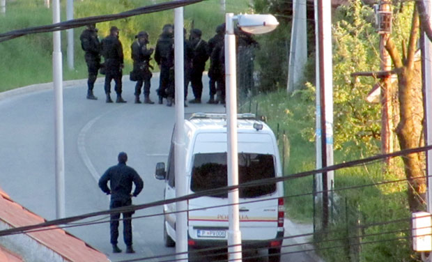 ПОЛИЦИЈСКА АКЦИЈА У ПЉЕВЉИМА:  Претрес или притисак?