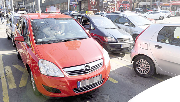 КОНТРОЛА ТАКСИ ПРЕВОЗНИКА: Таксиметар не сме да убрзава
