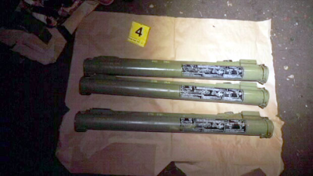 Ухапшени због оружја и експлозива: Крили мину, зоље и динамит са  телефоном за даљинско активирање (ФОТО/ВИДЕО)