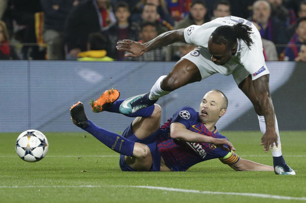 ИНИЈЕСТА БИРА: Барселона или Кина?