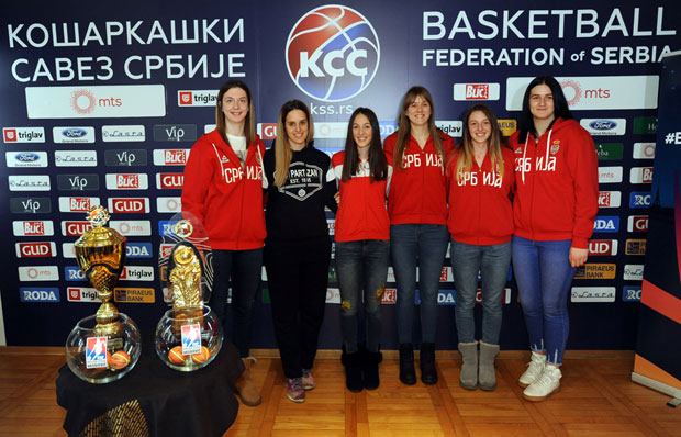 Кошаркашице Звезде бране трофеј Купа Циге Васојевића