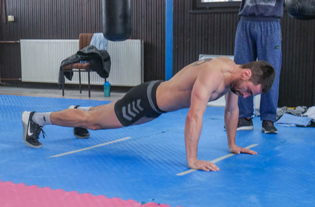 ВЕЖБАО ЗА ГИНИСА: Марко Гајић оборио светски рекорд