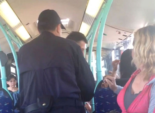 ИНЦИДЕНТ НА ЛИНИЈИ 33: Путница без карте напала контролоре Бус плуса, па побегла