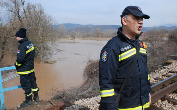 ДЕЖУРСТВА ПОРЕД ЈУЖНЕ МОРАВЕ: Државни пут Крушевац-Ниш кроз Ђунис опет проходан