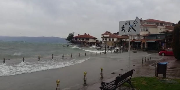 Македонија: Поплаве на Охридском језеру (ВИДЕО)