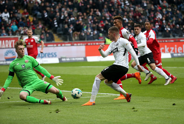 БУНДЕСЛИГА: Киша голова у Немачкој, Јовић стрелац