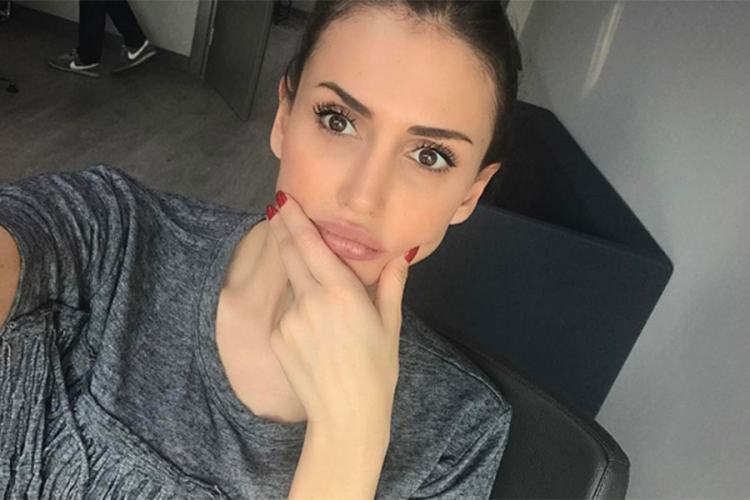 Емина Јаховић одлази из Истанбула, враћа се у Нови Пазар