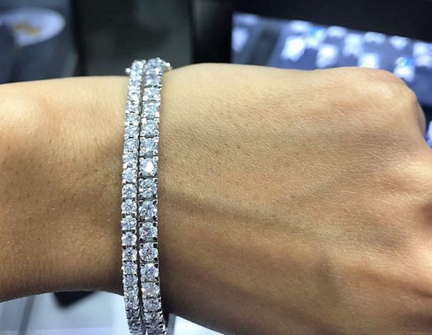 Грешком бацила накит вредан 100 хиљада долара