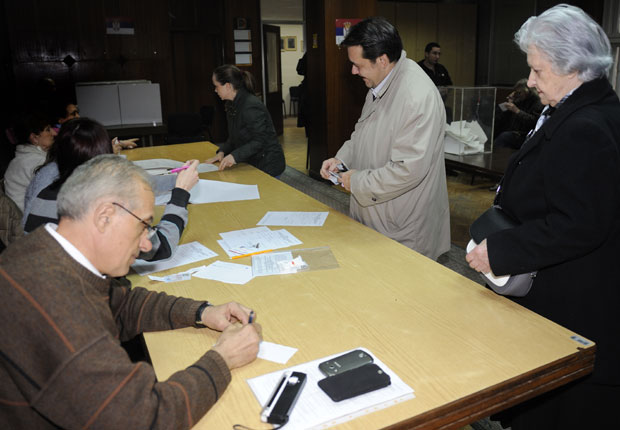 ПОСЛЕ БЕОГРАДСКИХ ИЗБОРА: Осам странака мора да врати у касу 2.750 €