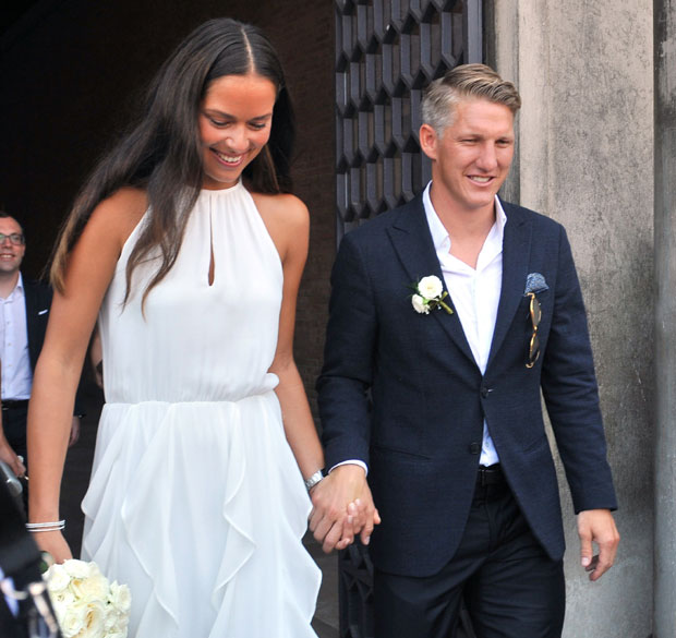 АНА СЕ ПОРОДИЛА: Породице Ивановић и Швајнштајгер већ славе у Чикагу