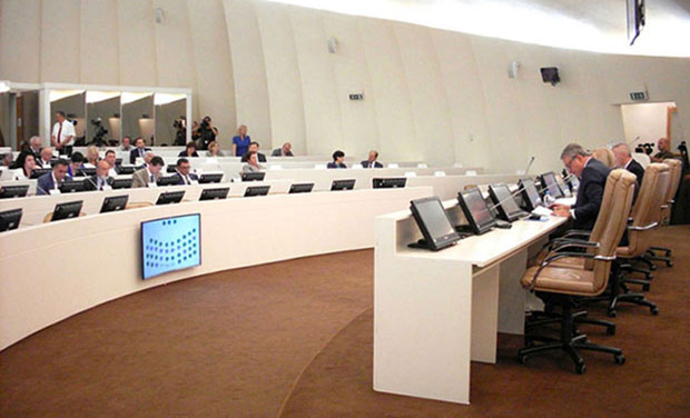 Прикривају се иза списка неподобних