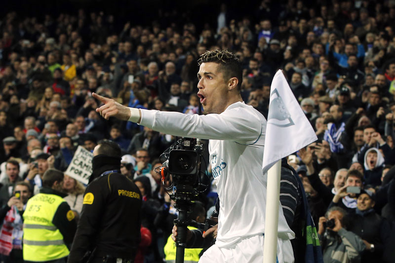 Све узбудљивија трка за Златну копачку: Роналдо јури Салаха и Месија 