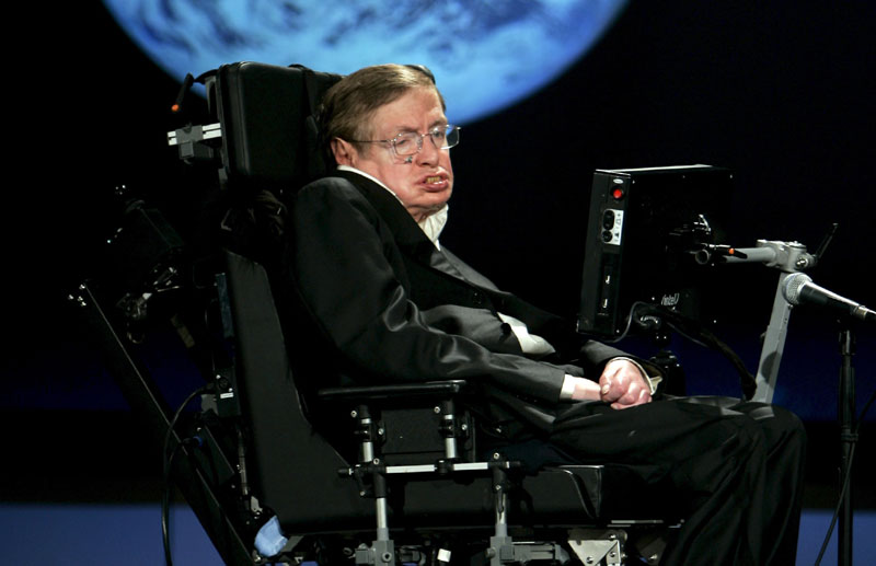 Ово је човек чији глас сте чули сваки пут када је Стивен Хокинг причао
