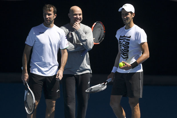 ЂОКОВИЋ БЕЗ ТРЕНЕРА У МАЈАМИЈУ: Штепанек се вратио у Чешку, Агаси само на гренд слемовима