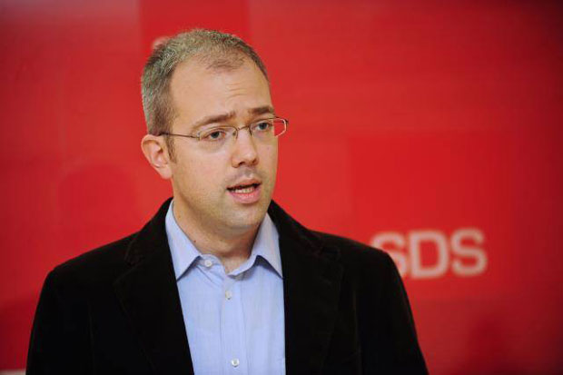 ШПИЈУНКА: Лош шпијун