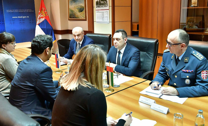 Вулин и амбасадор Уједињених Арапских Емирата разговарали о сарадњи у одбрамбеној индустрији