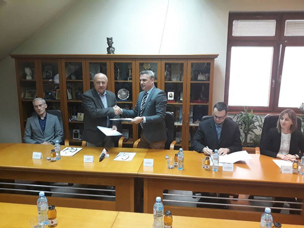 На праксу и у Чачак