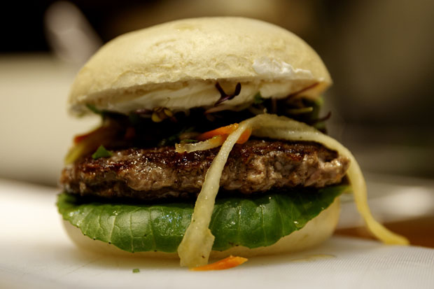 Французи поједу више бургера него сендвича са шунком