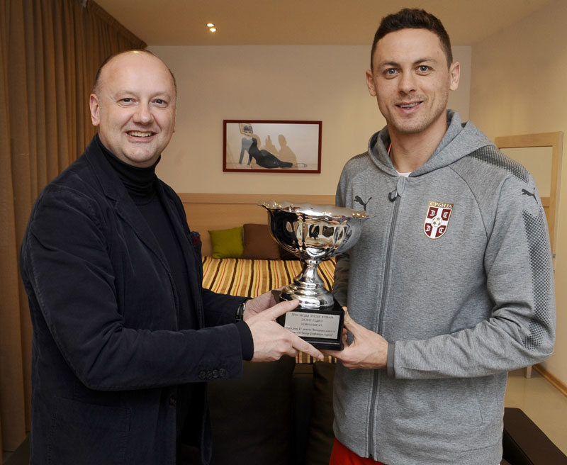 Матић добио пехар за прву звезду српског фудбала у анкети нашег листа: Хвала капитенима и Новостима